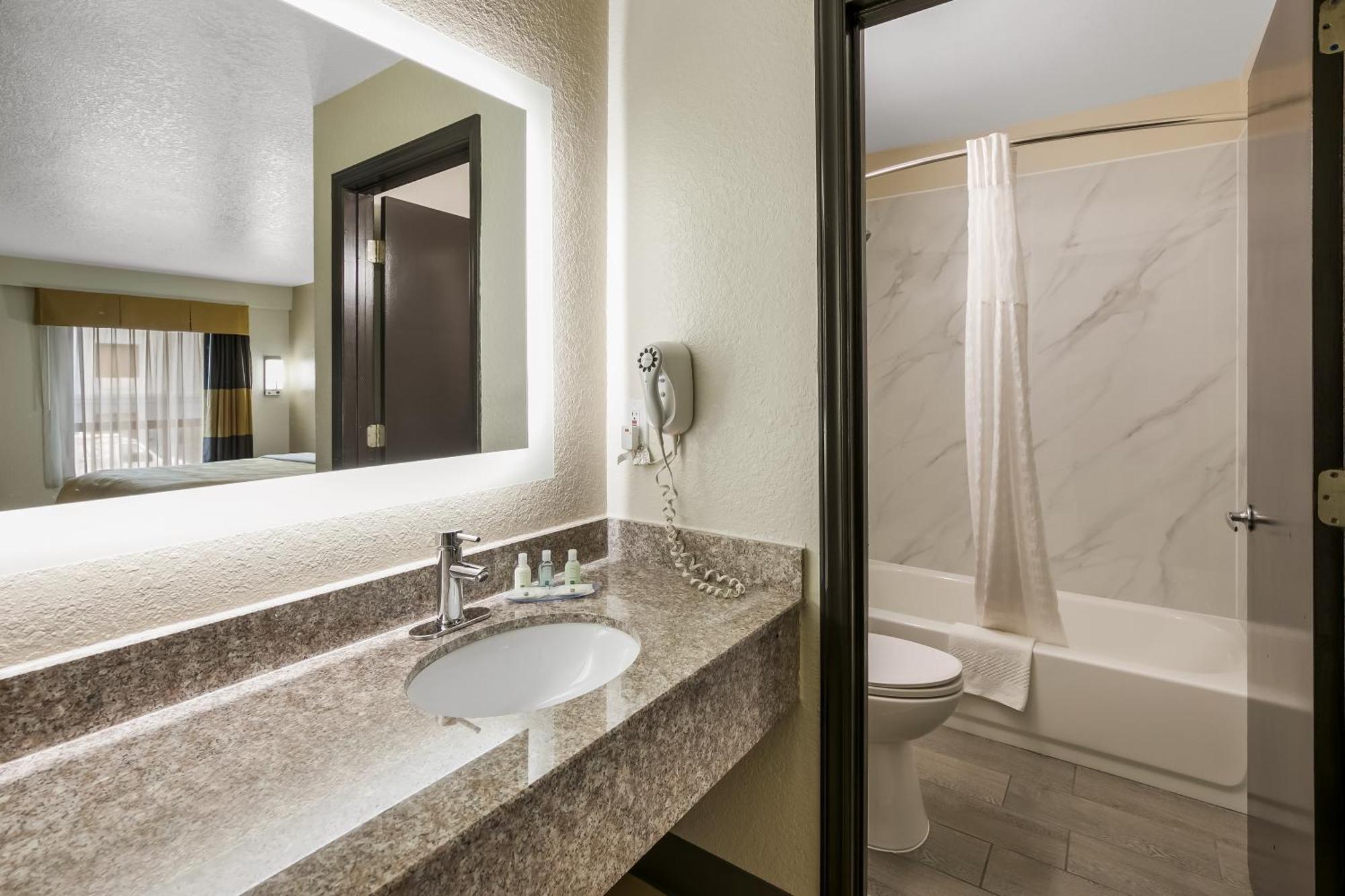 Quality Inn Commerce At I-85 Bagian luar foto