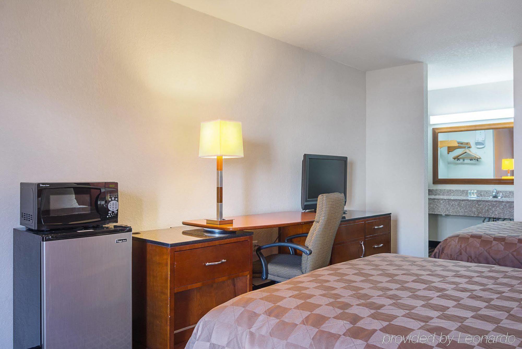 Quality Inn Commerce At I-85 Bagian luar foto